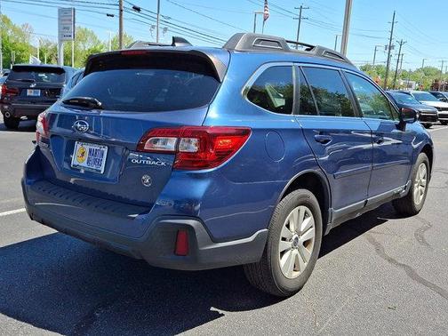 Abyss Blue Pearl 2019 Subaru Outback 2.5i Premium