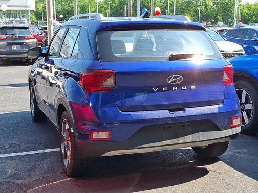 2022 Hyundai VENUE Limited