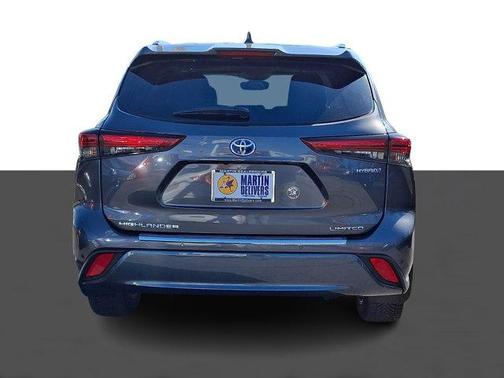 Gray 2023 Toyota Highlander Hybrid Limited