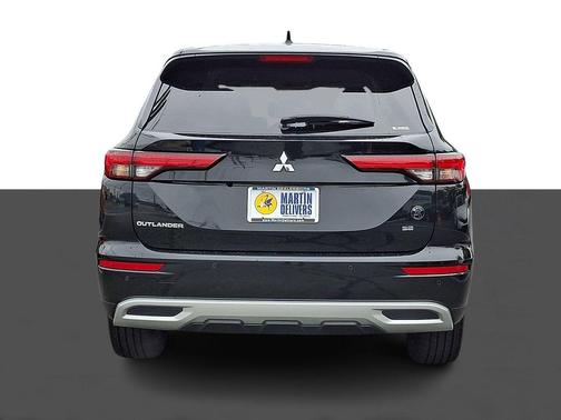 Black Diamond 2023 Mitsubishi Outlander SE S-AWC