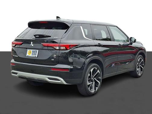 Black Diamond 2023 Mitsubishi Outlander SE S-AWC
