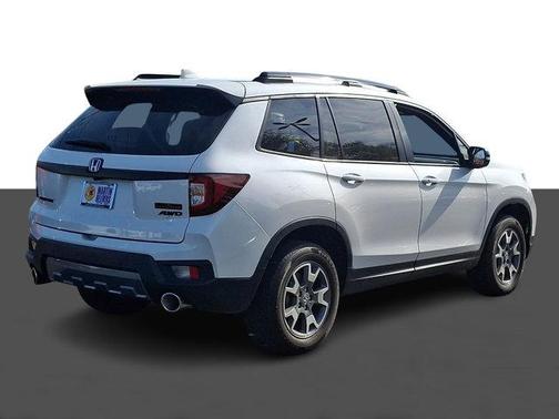 Platinum White Pearl 2023 Honda Passport AWD TrailSport