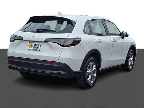 Platinum White Pearl 2024 Honda HR-V LX