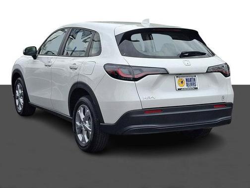 Platinum White Pearl 2024 Honda HR-V LX