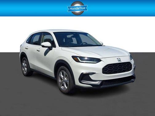 Platinum White Pearl 2024 Honda HR-V LX