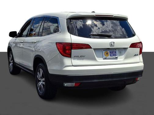 White Diamond Pearl 2017 Honda Pilot EX