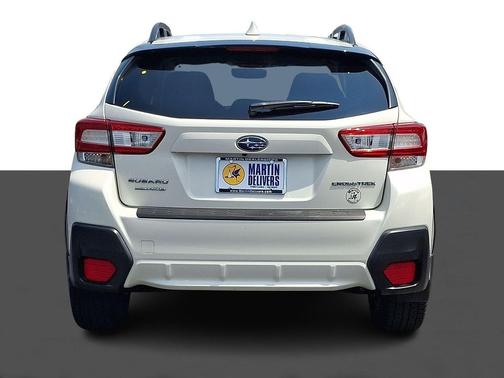 Crystal White Pearl 2019 Subaru Crosstrek 2.0i Premium