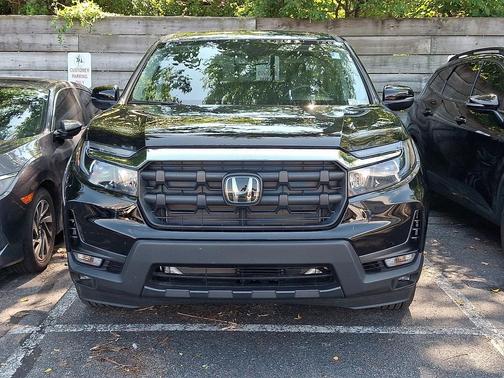 Crystal Black Pearl 2025 Honda Ridgeline RTL
