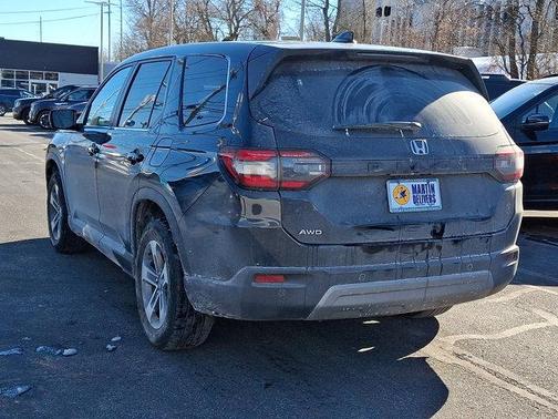 2023 Honda Pilot AWD EX-L 8 Passenger