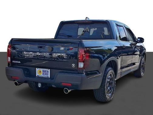 Crystal Black Pearl 2025 Honda Ridgeline RTL
