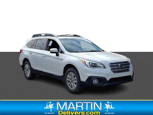 Crystal White Pearl 2017 Subaru Outback 2.5i Premium