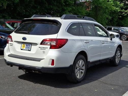 Crystal White Pearl 2017 Subaru Outback 2.5i Premium