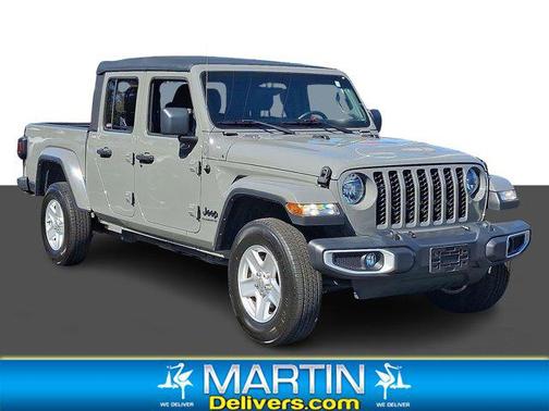 2022 Jeep Gladiator Sport S