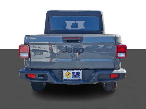 2022 Jeep Gladiator Sport S