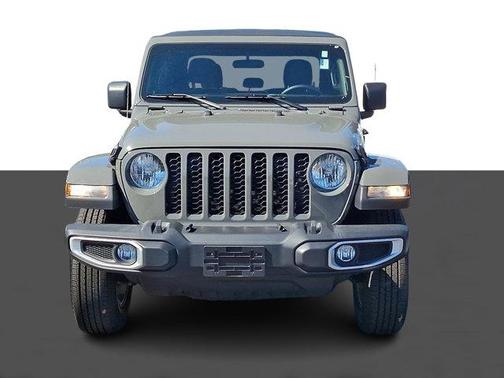 2022 Jeep Gladiator Sport S