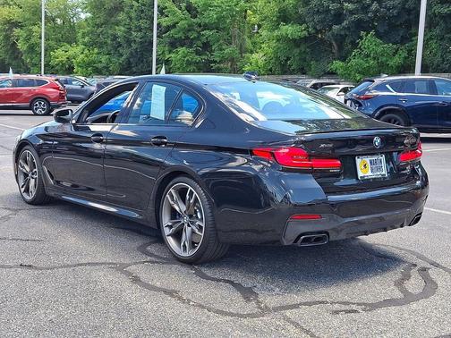 Black Sapphire Metallic 2022 BMW M550 i Xdrive