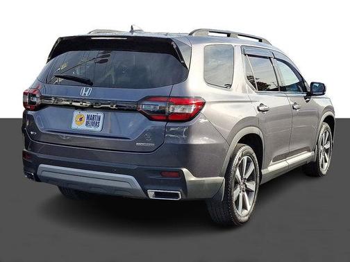2023 Honda Pilot Touring 8-Passenger