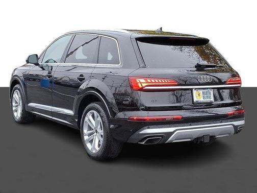 2025 Audi Q7 45 Premium
