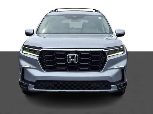 Lunar Silver Metallic 2023 Honda Pilot Touring 8-Passenger