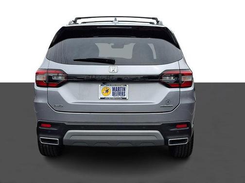 Lunar Silver Metallic 2023 Honda Pilot Touring 8-Passenger