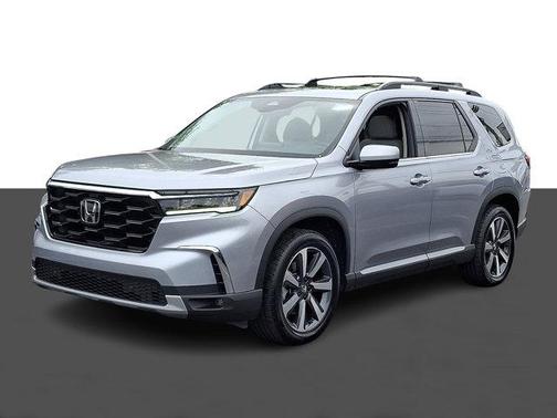 Lunar Silver Metallic 2023 Honda Pilot Touring 8-Passenger