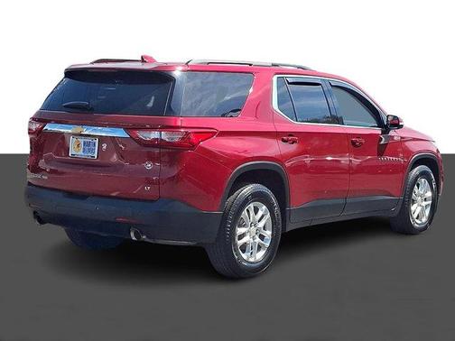 Cajun Red Tintcoat 2019 Chevrolet Traverse LT Cloth