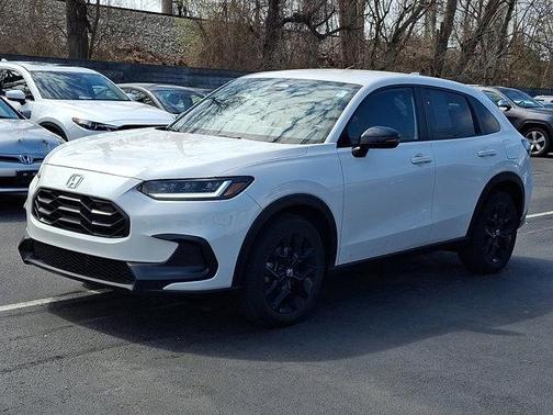 Platinum White Pearl 2024 Honda HR-V AWD Sport