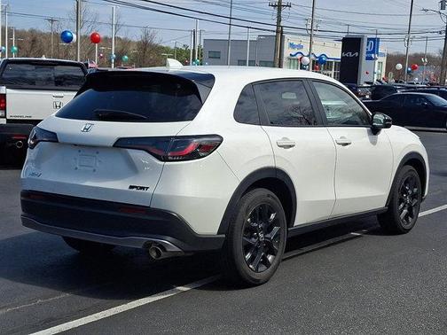 Platinum White Pearl 2024 Honda HR-V AWD Sport