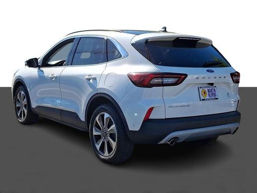 Star White Metallic Tri-Coat 2023 Ford Escape Platinum