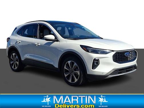 Star White Metallic Tri-Coat 2023 Ford Escape Platinum