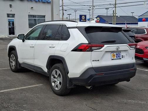 2021 Toyota RAV4 LE