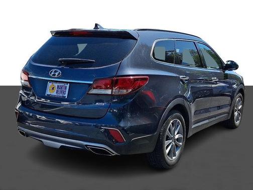 2017 Hyundai SANTA FE SE