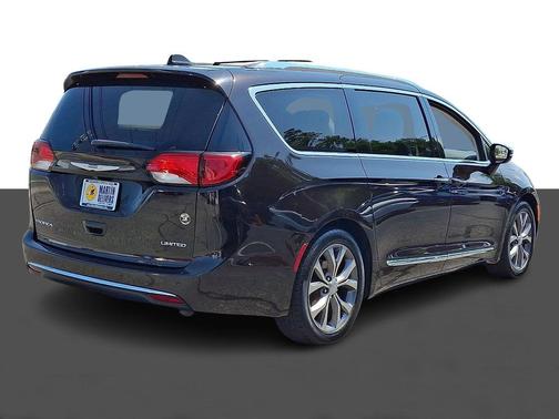 Dark Cordovan Pearlcoat 2018 Chrysler Pacifica Limited
