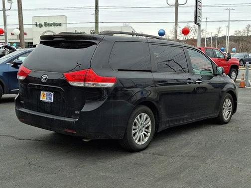 2013 Toyota Sienna XLE