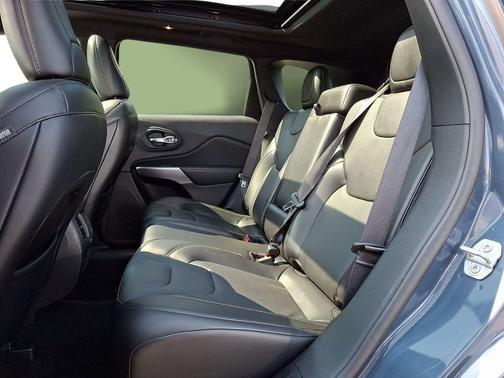 Slate Blue Pearlcoat 2021 Jeep Cherokee 80th Anniversary 4x4
