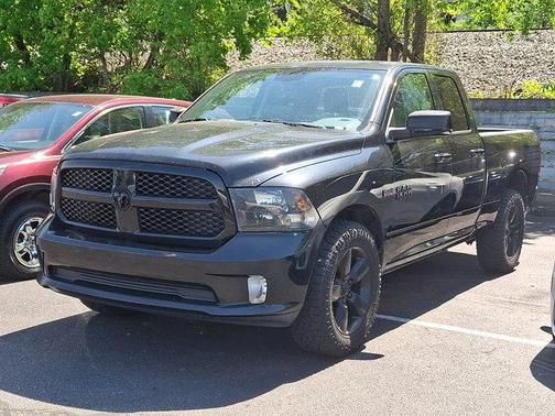 Brilliant Black Crystal Pearlcoat 2015 RAM 1500 Tradesman/Express