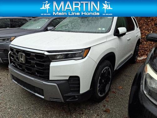 Platinum White Pearl 2026 Honda Pilot Touring 8-Passenger