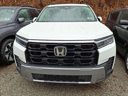 Platinum White Pearl 2026 Honda Pilot Touring 8-Passenger
