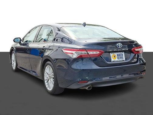 2020 Toyota Camry Hybrid XLE
