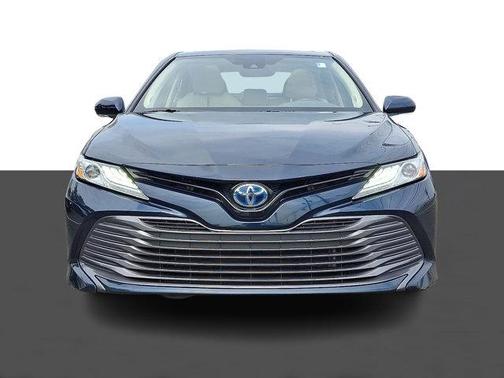 2020 Toyota Camry Hybrid XLE