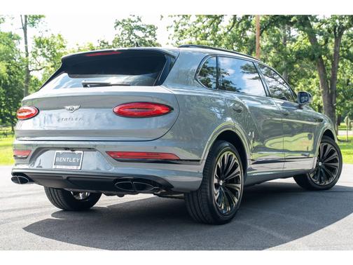 2023 Bentley Bentayga EWB Azure V8