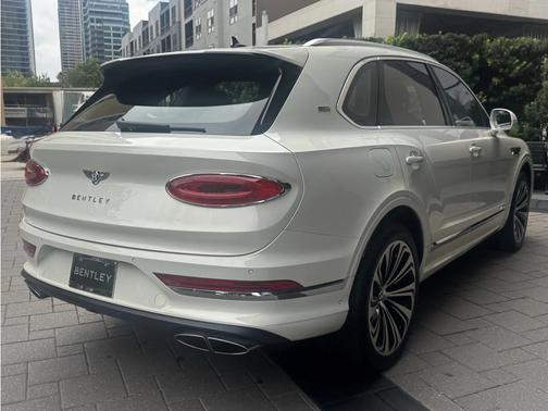 2022 Bentley Bentayga First Edition V8