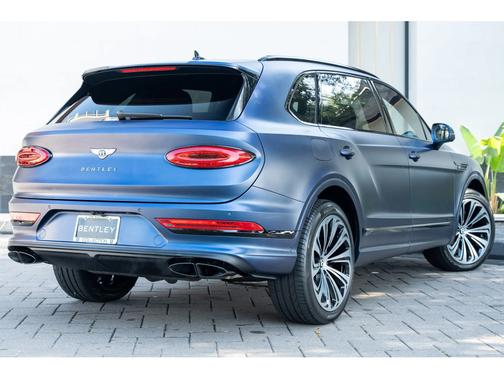 2024 Bentley Bentayga EWB Azure V8