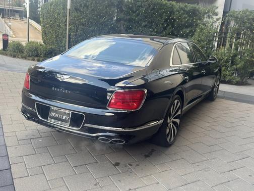 2023 Bentley Flying Spur Azure V8