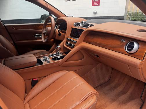 2022 Bentley Bentayga V8