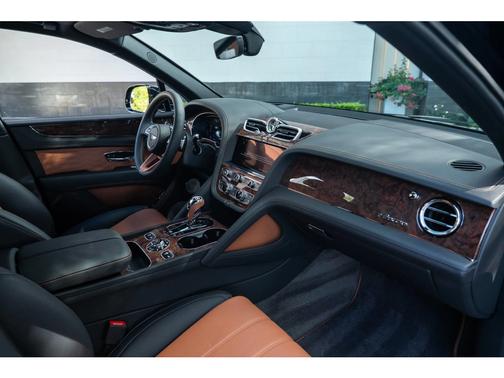 Black Crystal 2025 Bentley Bentayga EWB Azure V8