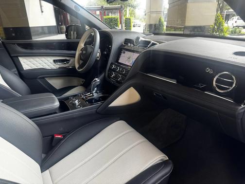 2022 Bentley Bentayga S V8