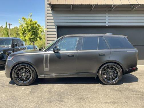 2025 Land Rover Range Rover P530 SE