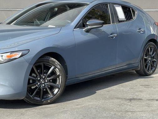 2022 Mazda Mazda3 Carbon Edition