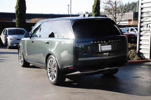 2026 Land Rover Range Rover P400 SE 7 Seat